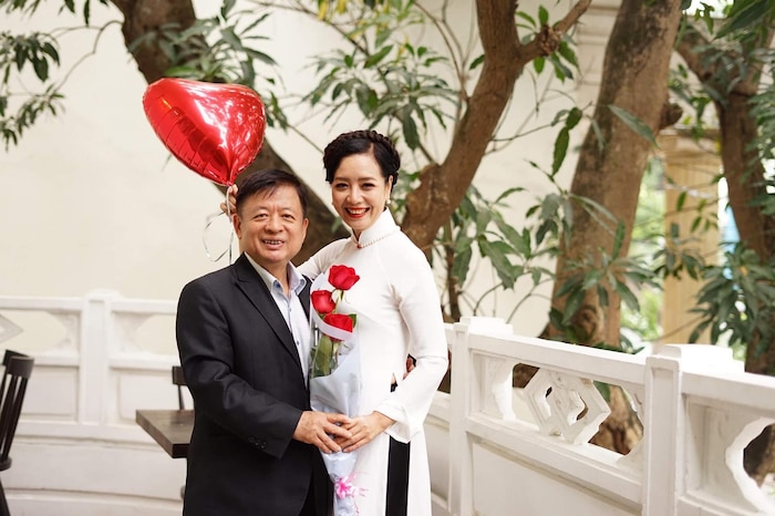 NSƯT Chiều Xuân chia sẻ ảnh cưới kỉ niệm 33 năm ngày nên duyên vợ chồng cùng nhạc sĩ Hồng Quân