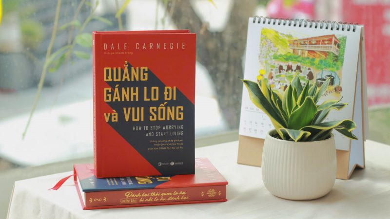 QUẲNG GÁNH LO ĐI VÀ VUI SỐNG ẤN BẢN ĐẶC BIỆT DO THÁI HÀ BOOKS XUẤT BẢN