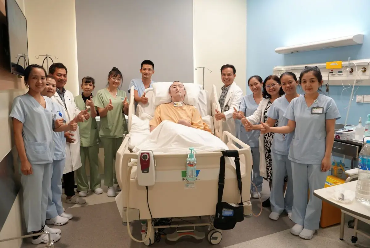 HỒI TỈNH SAU HÔN MÊ SÂU SUỐT 80 NGÀY, BỆNH NHÂN HÀN QUỐC ĐƯỢC TRỞ VỀ NƯỚC SAU 1 NĂM NẰM VIỆN KHÔNG NGƯỜI THÂN BÊN CẠNH