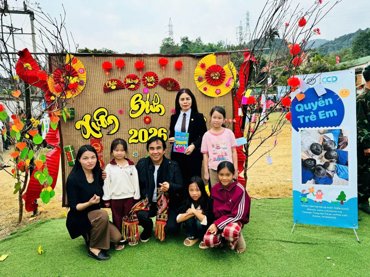 Hội chợ Tết 0 đồng tại xã biên giới Tam Thái, Nghệ An do Trung tâm Trẻ em và phát triển (CCD) tổ chức “Quyền trẻ em – Quyền của chúng mình”